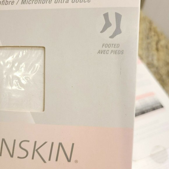 Danskin Girls Footed Tights Style 387 Size Medium 8-10 White. Set of 2 USA! - Picture 4 of 7